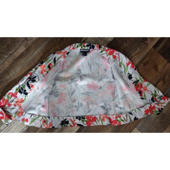 Women's Requirements Quilted Floral Printed Jacket, Size 10 - Picture 7 of 9